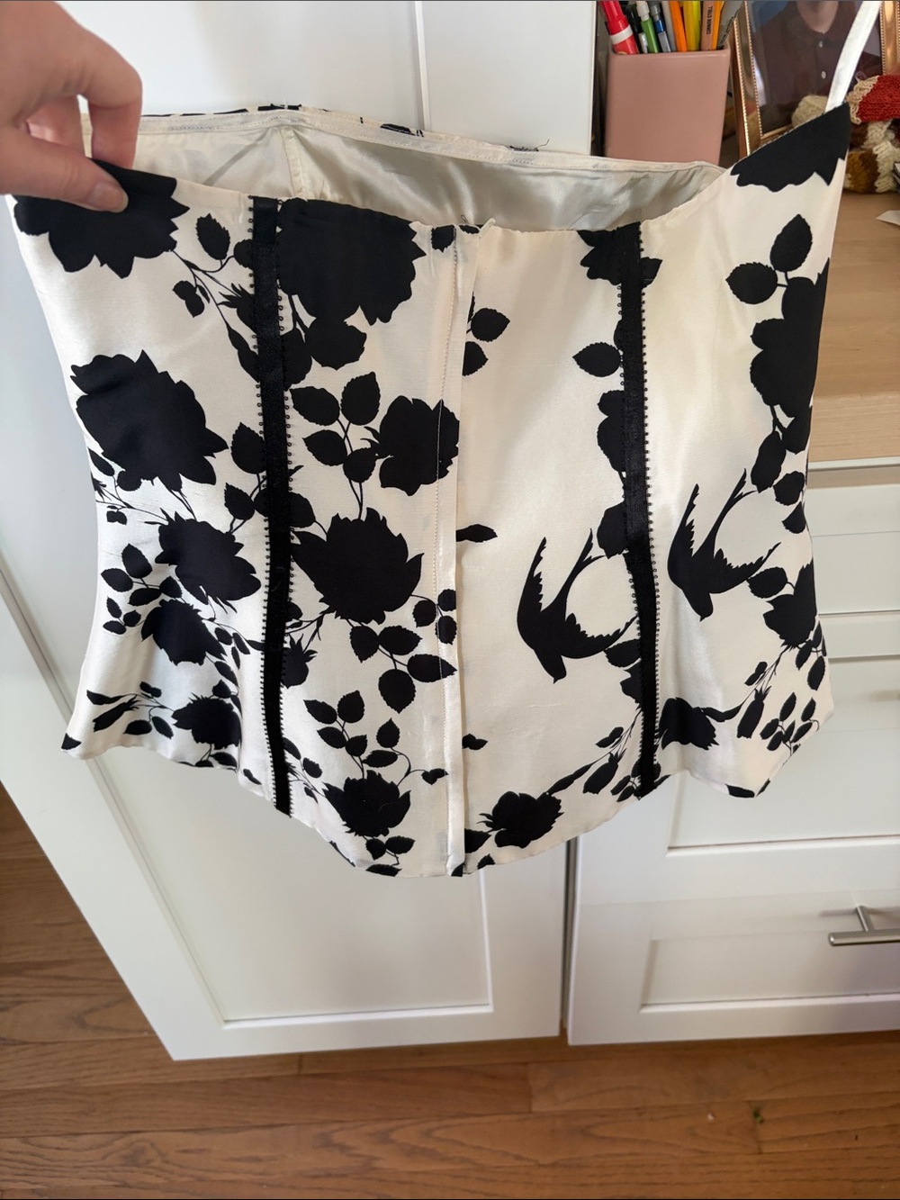 White House, black market silk corset top - Picture 4 of 9